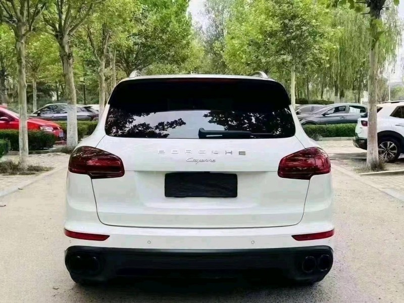 济南15年保时捷卡宴9