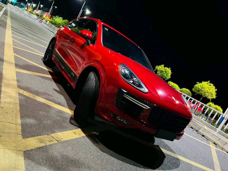 济南17年保时捷卡宴4