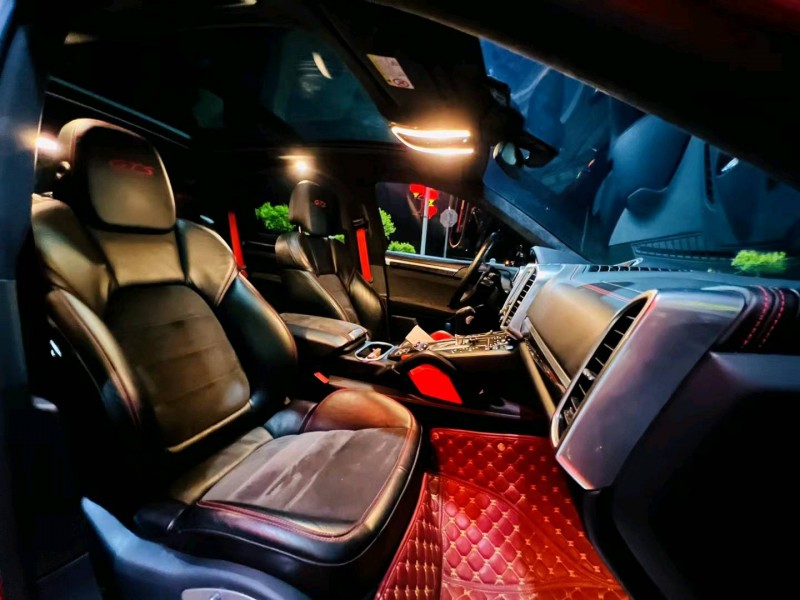 济南17年保时捷卡宴6