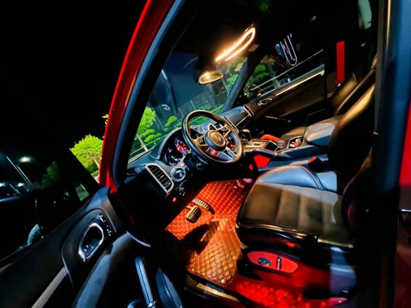 济南17年保时捷卡宴7