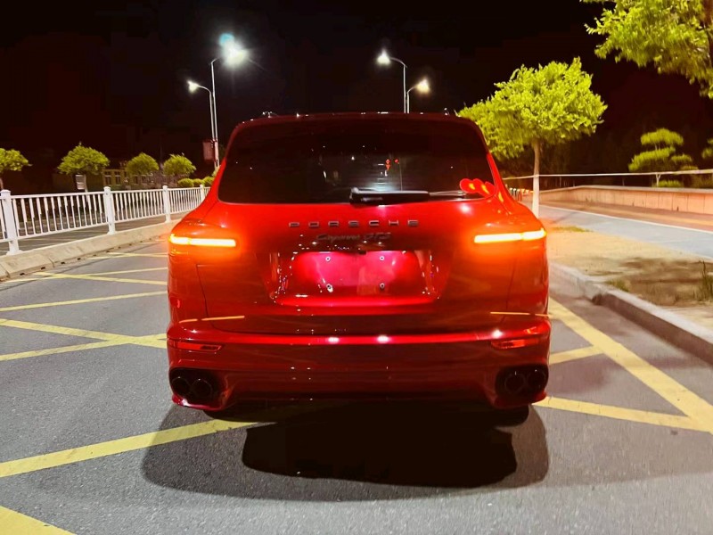 济南17年保时捷卡宴9