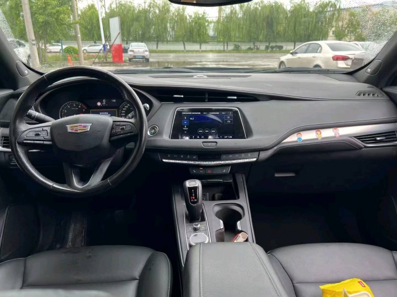 保定19年凯迪拉克XT45