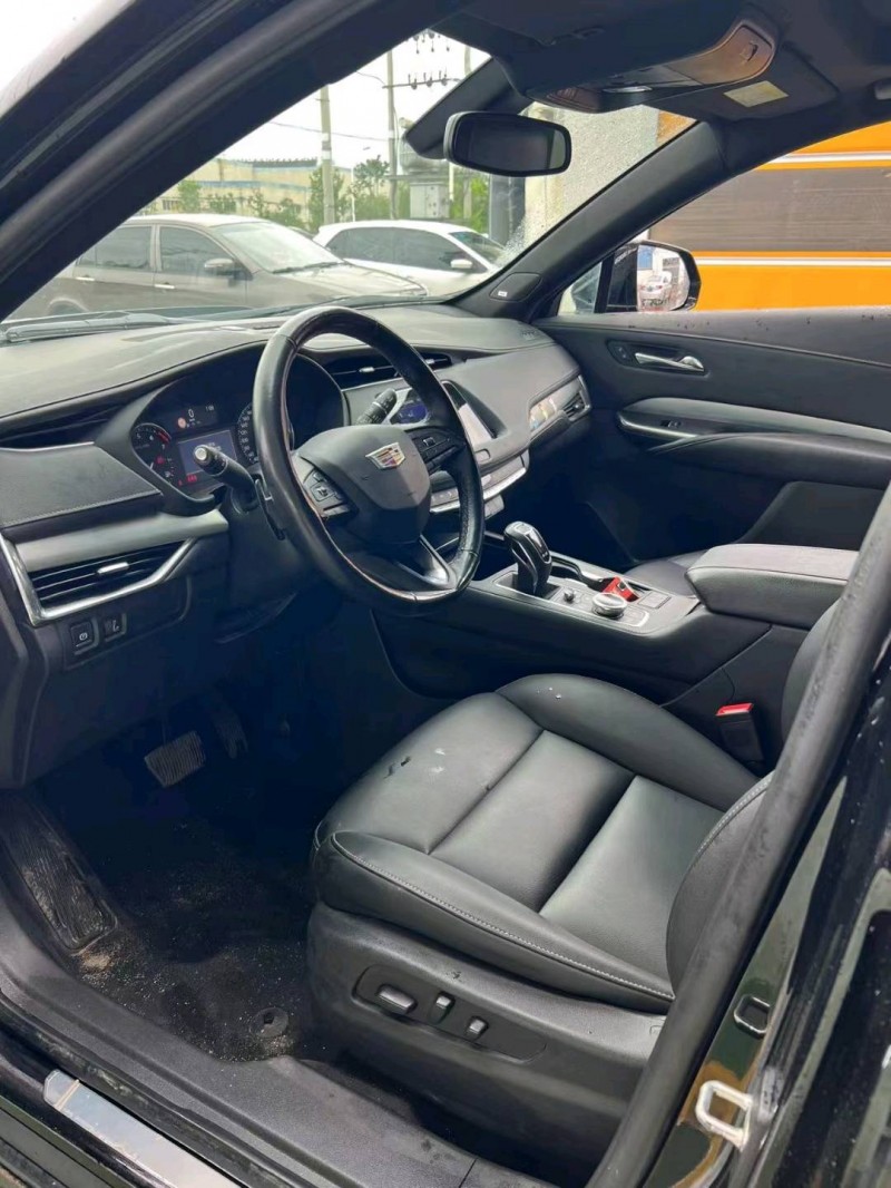 保定19年凯迪拉克XT46