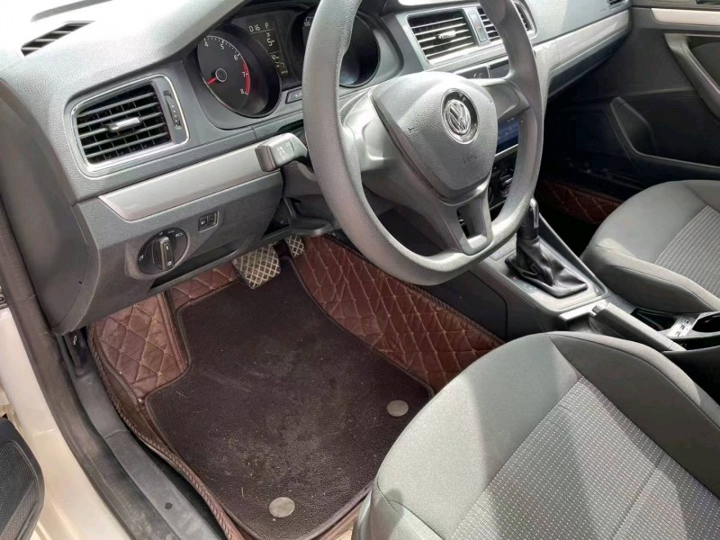 保定19年大众朗逸5