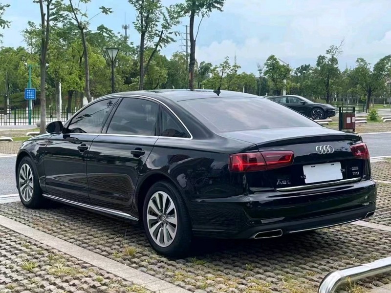 济宁19年奥迪A6L8