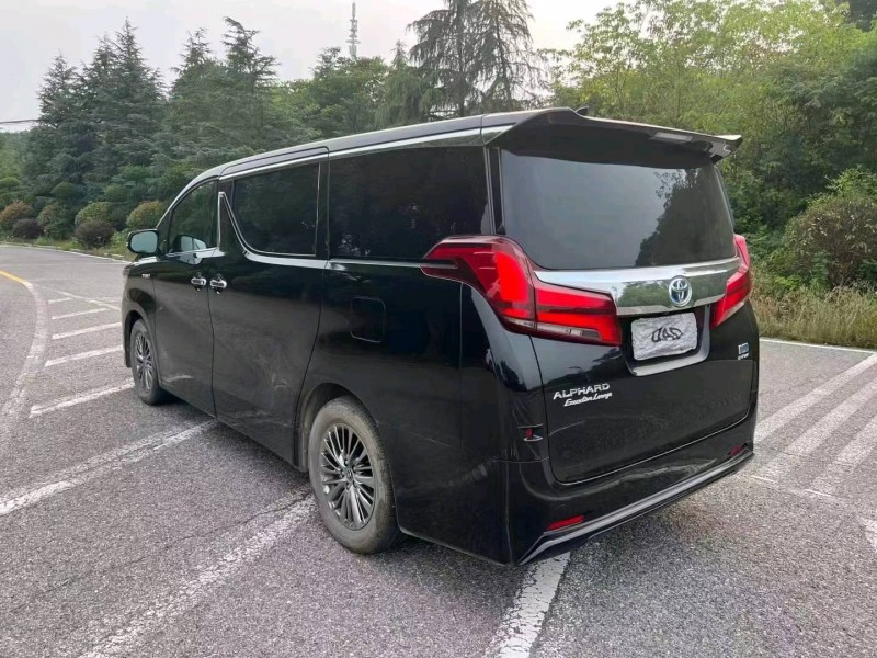 宜昌21年丰田埃尔法7