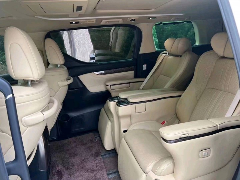 宜昌21年丰田埃尔法8