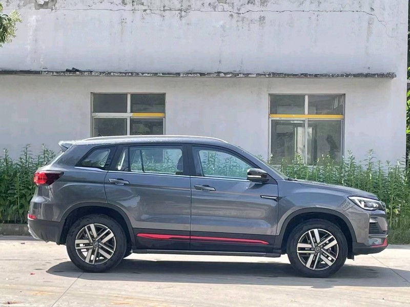 宜昌23年長安汽車CS753
