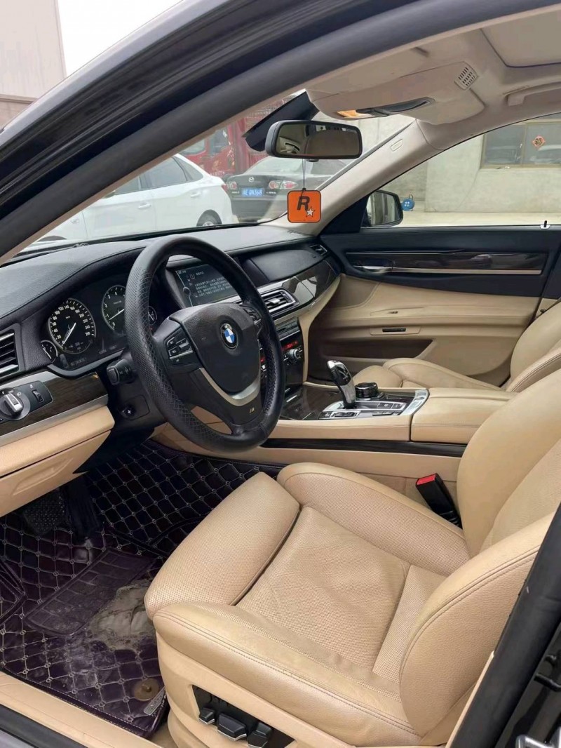 保定12年宝马7系4