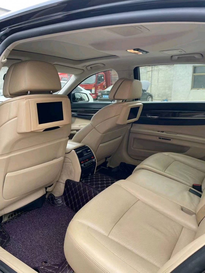 保定12年宝马7系5