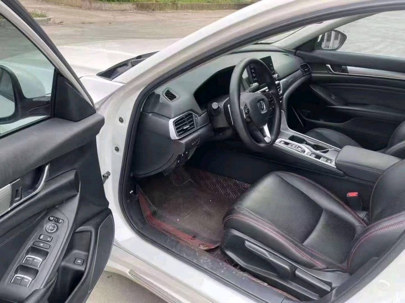 宜昌20年本田雅阁5