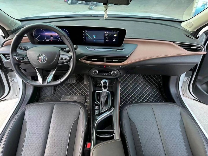 济宁22年别克威朗5