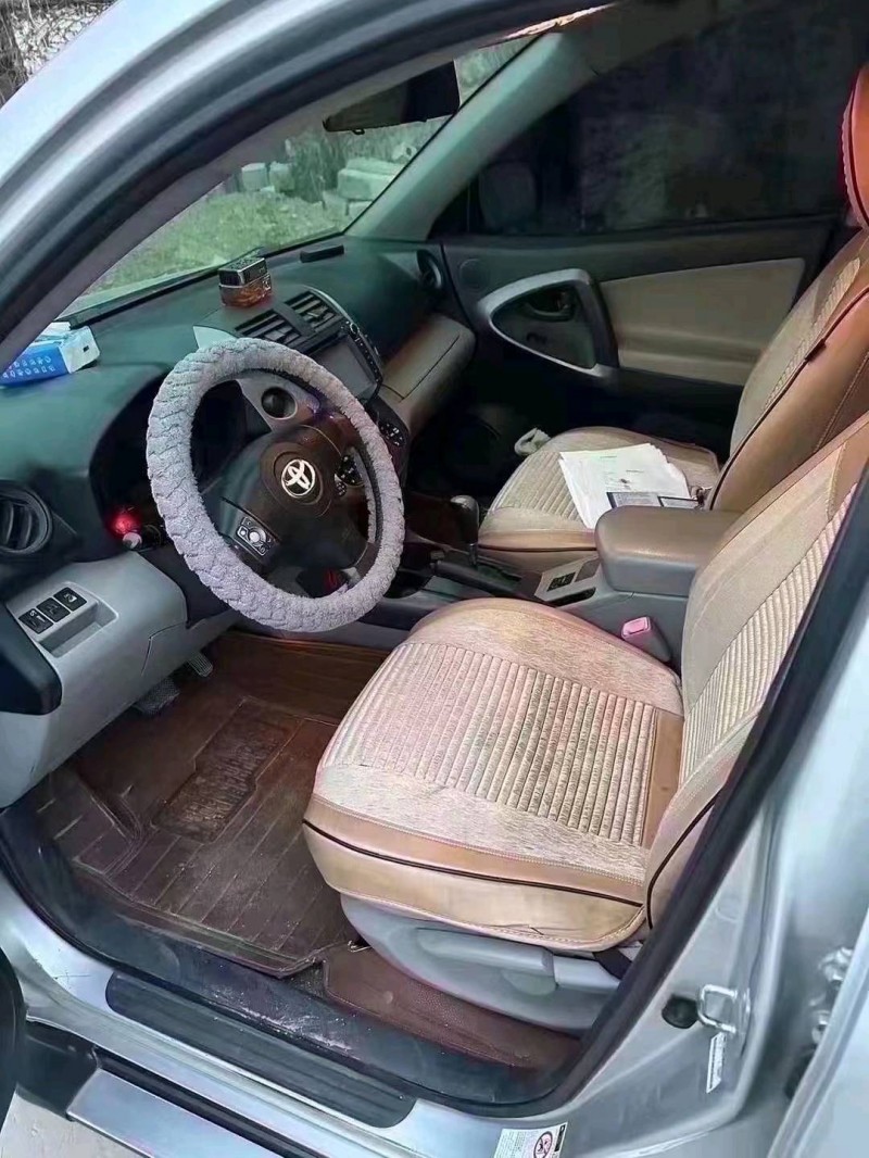 济南11年丰田RAV44