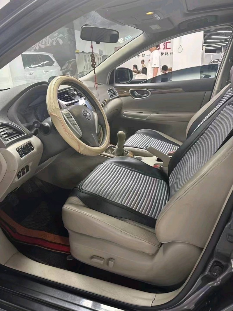 曲靖15年日產軒逸8