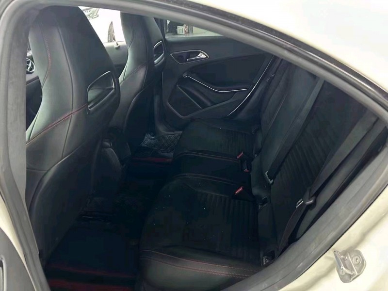 曲靖21年奔馳CLA9