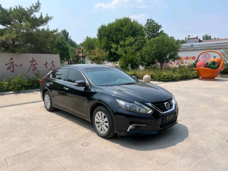 济南18年日产天籁3