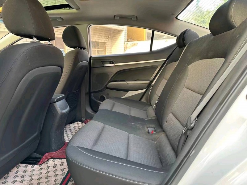 济宁16年现代领动6