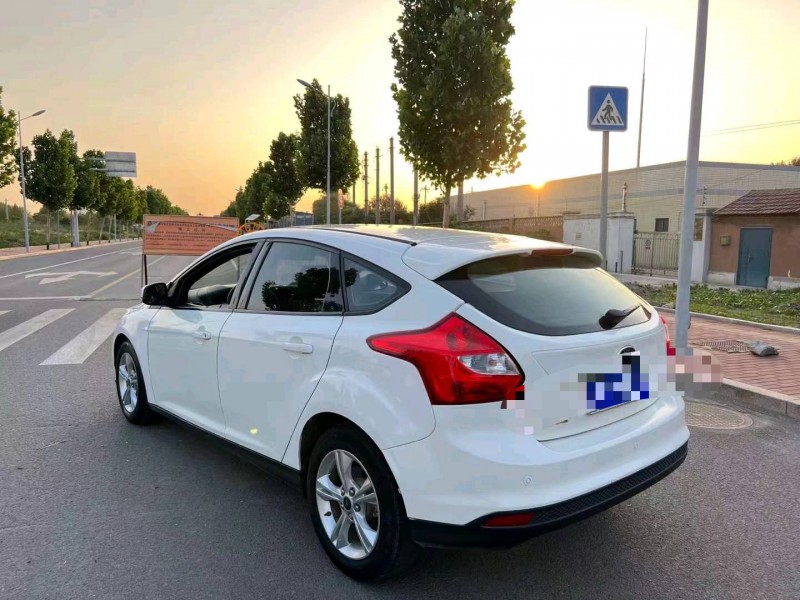 淄博14年福特福克斯8