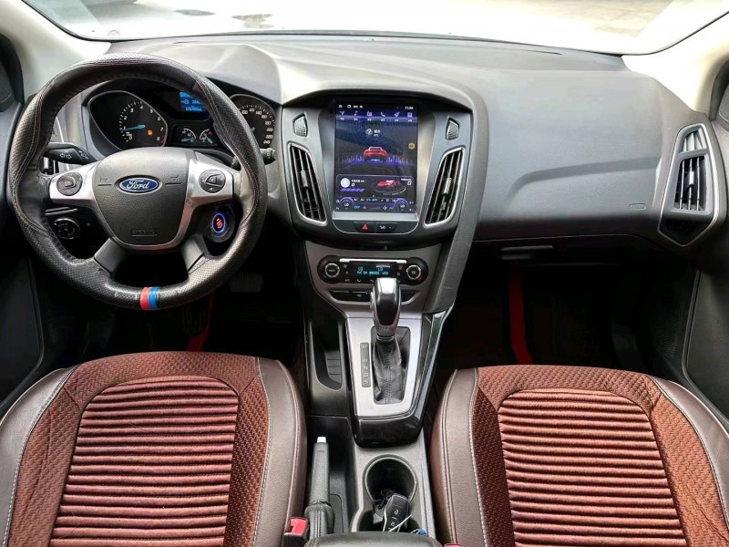 济宁14年福特福克斯5