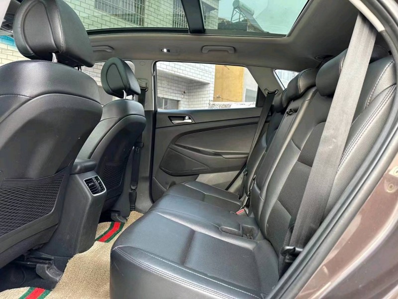 济宁16年现代途胜4