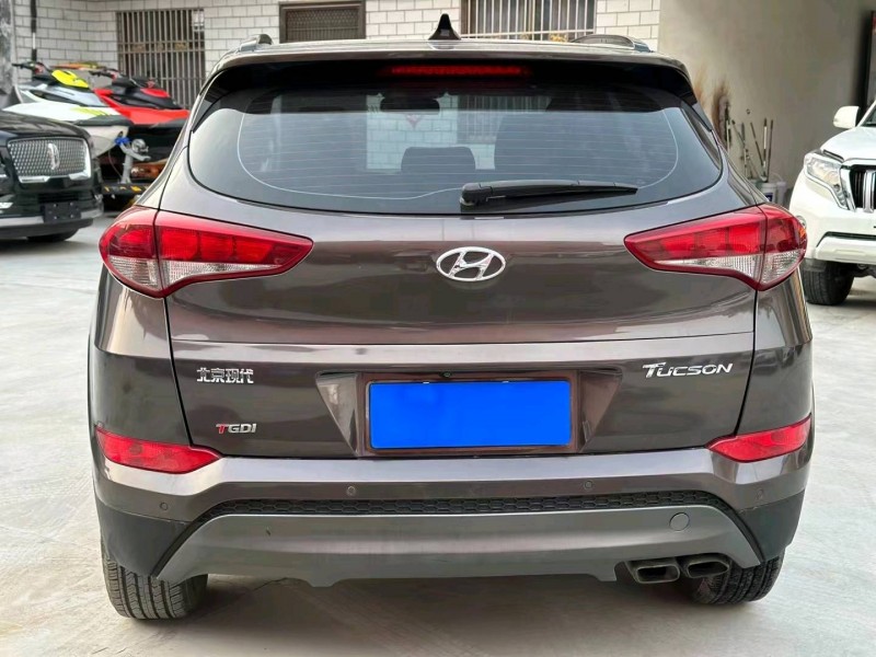 济宁16年现代途胜9