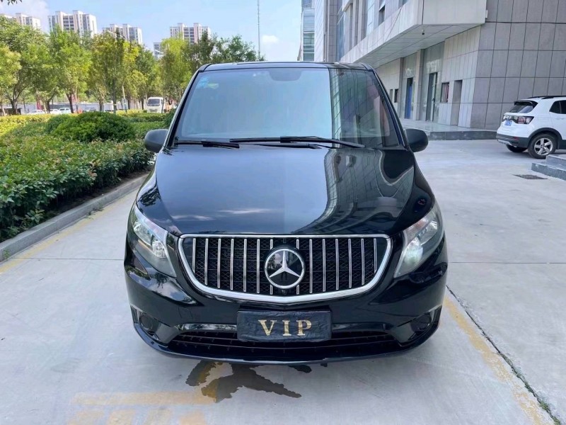 枣庄18年奔驰威霆1