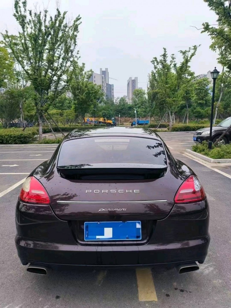 宜昌12年保时捷帕拉梅拉2