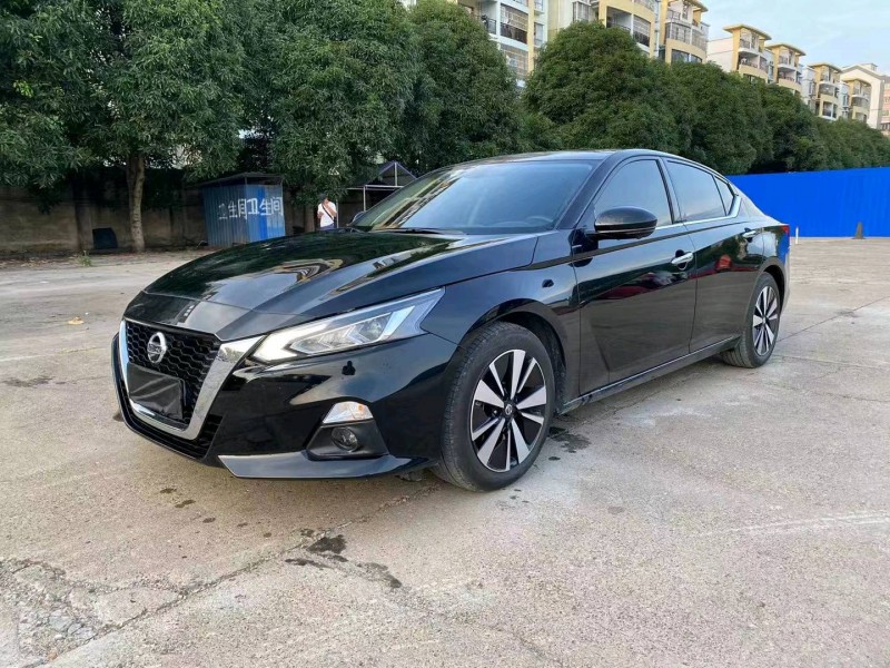 南寧22年日產天籟3