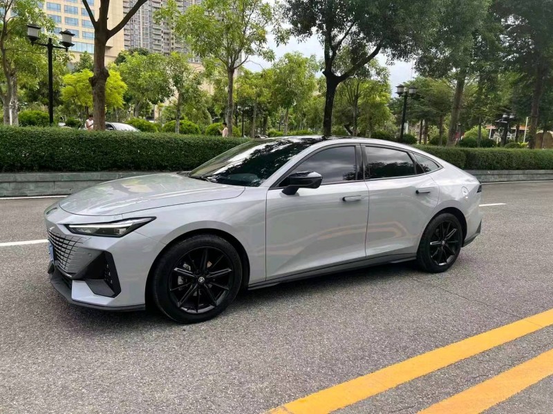 珠海22年長安汽車UNI-V3