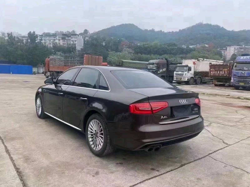 南寧16年奧迪A4L8
