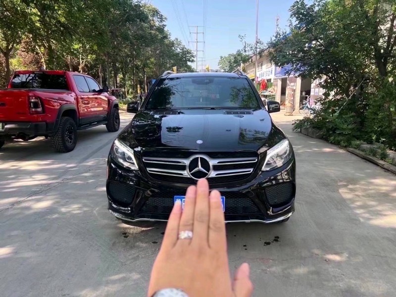 枣庄17年奔驰GLE1