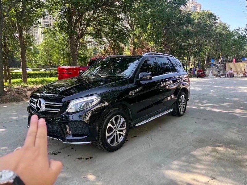 枣庄17年奔驰GLE2