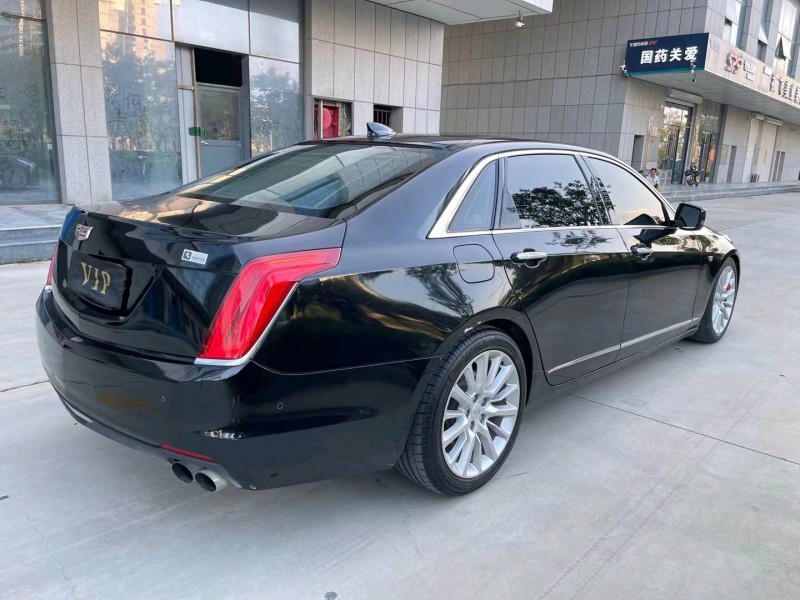 济宁17年凯迪拉克CT68