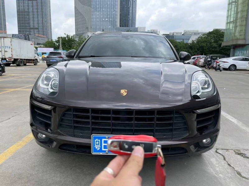 广州17年保时捷Macan1