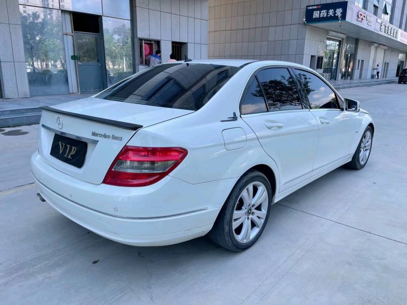 济宁10年奔驰C8