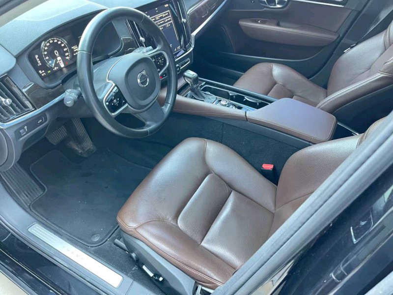 济宁17年沃尔沃S906