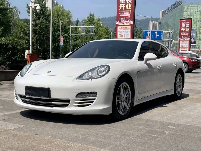 重庆13年保时捷帕拉梅拉2
