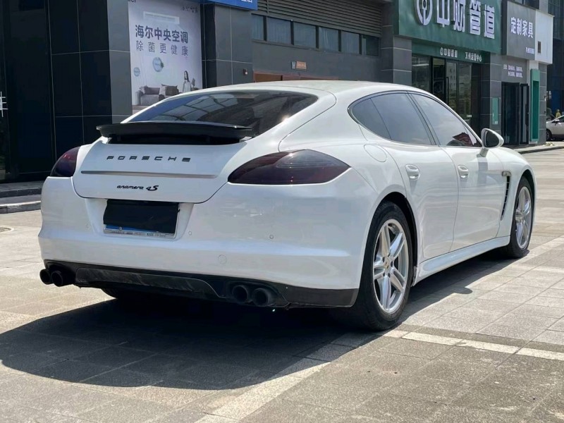 重庆13年保时捷帕拉梅拉5