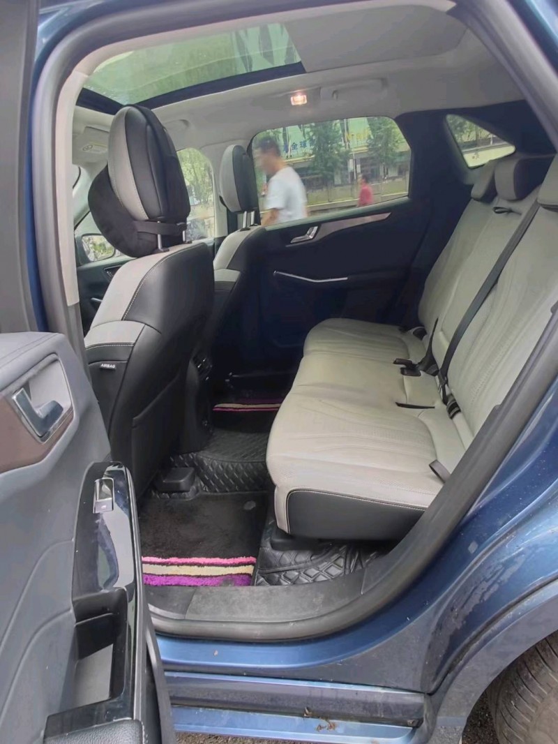 重庆20年福特锐际7