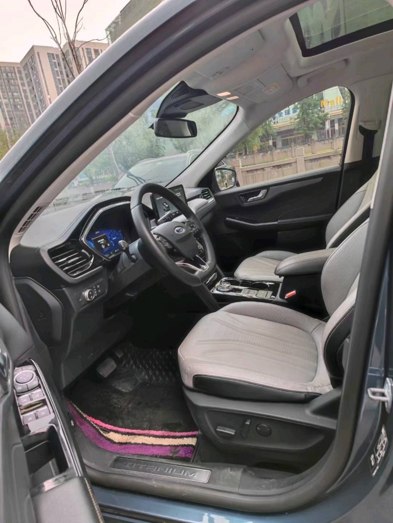 重庆20年福特锐际8