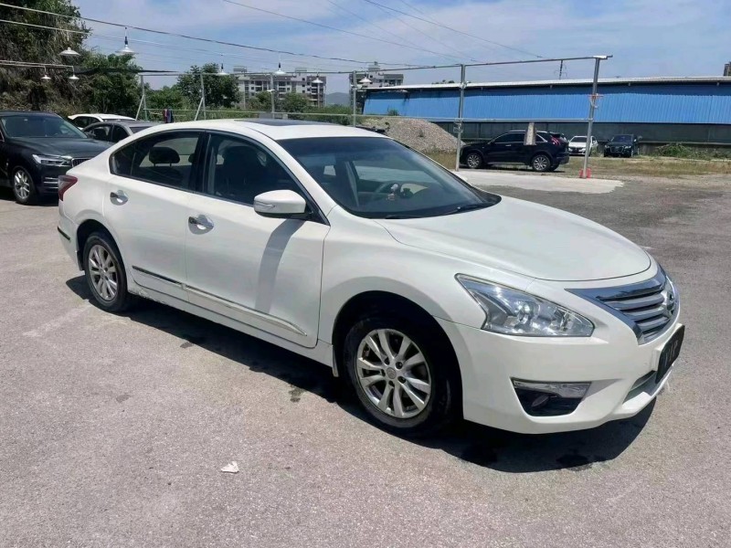 襄陽14年日產天籟3