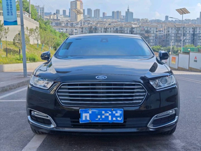 重庆16年福特金牛座1