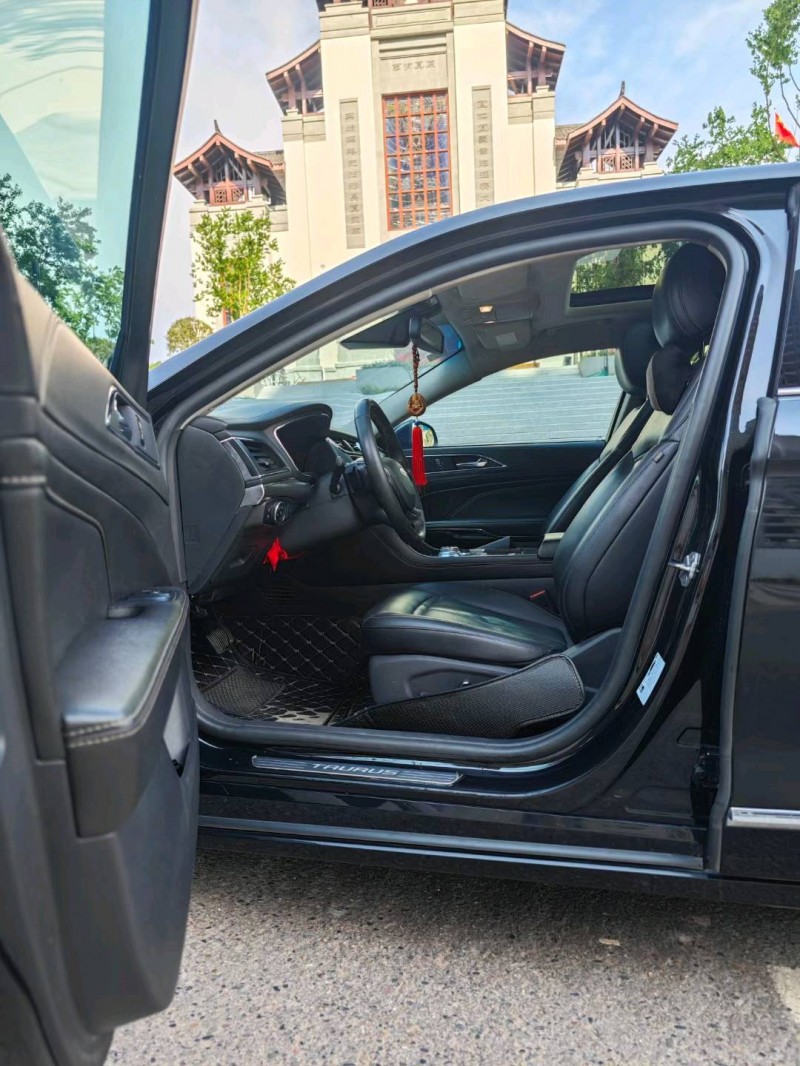 重庆16年福特金牛座8