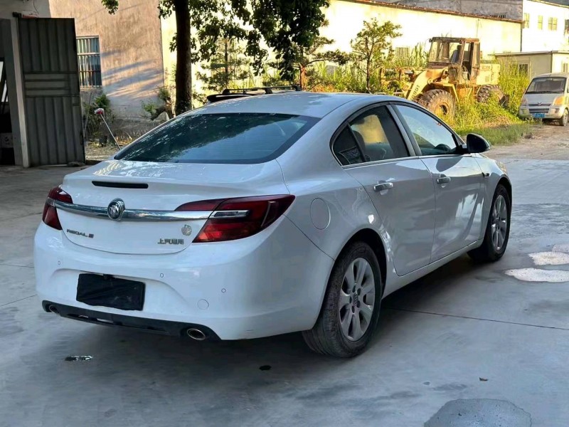 汕头16年别克君威4