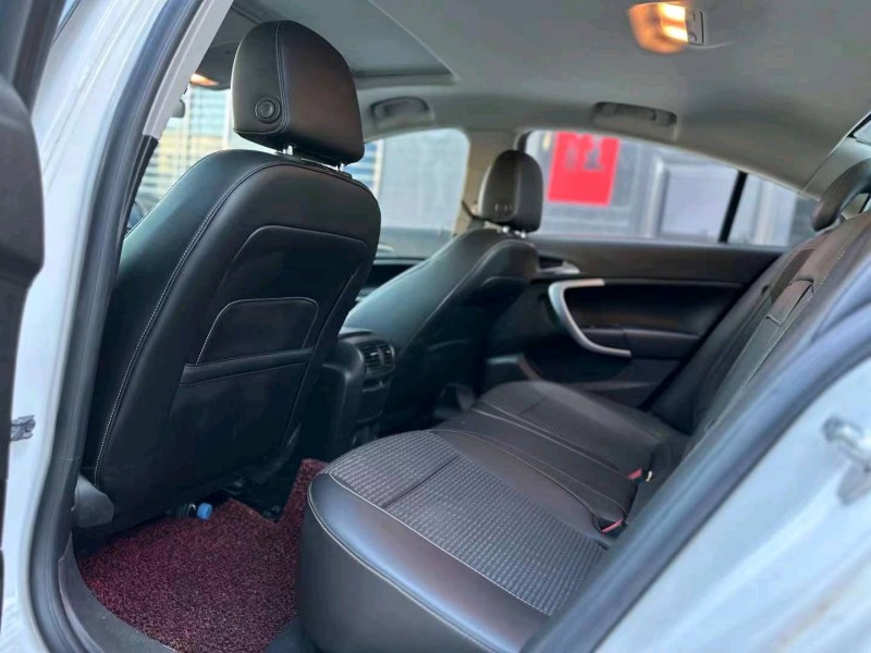 汕头16年别克君威8