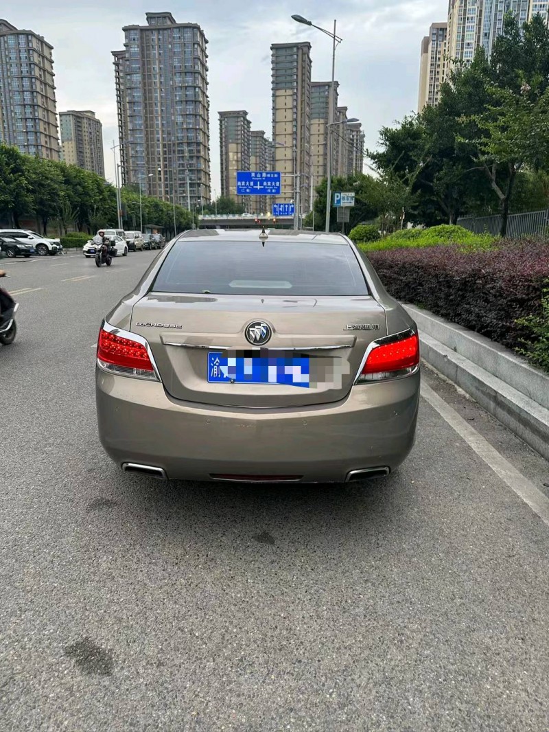 重庆12年别克君越7