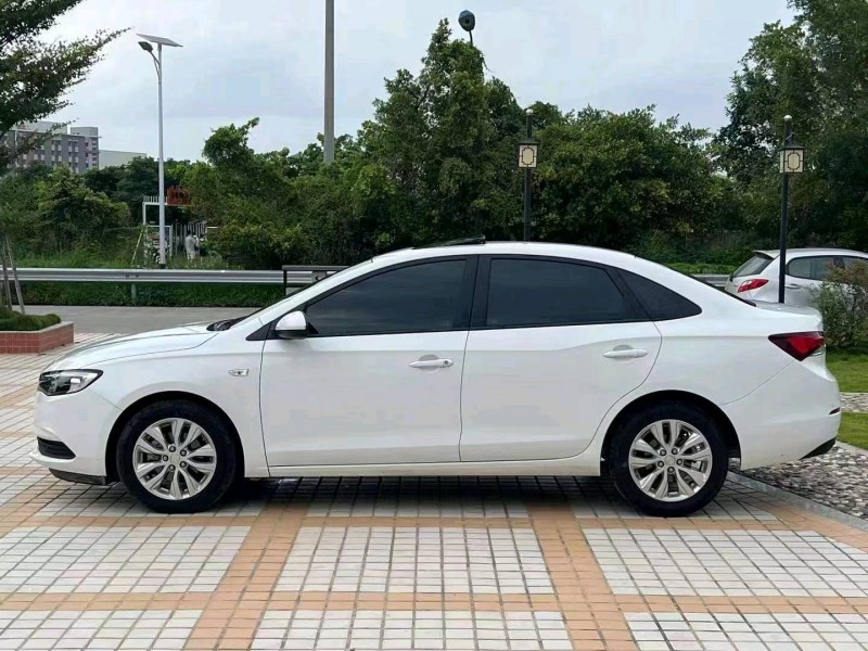 汕头21年别克英朗3