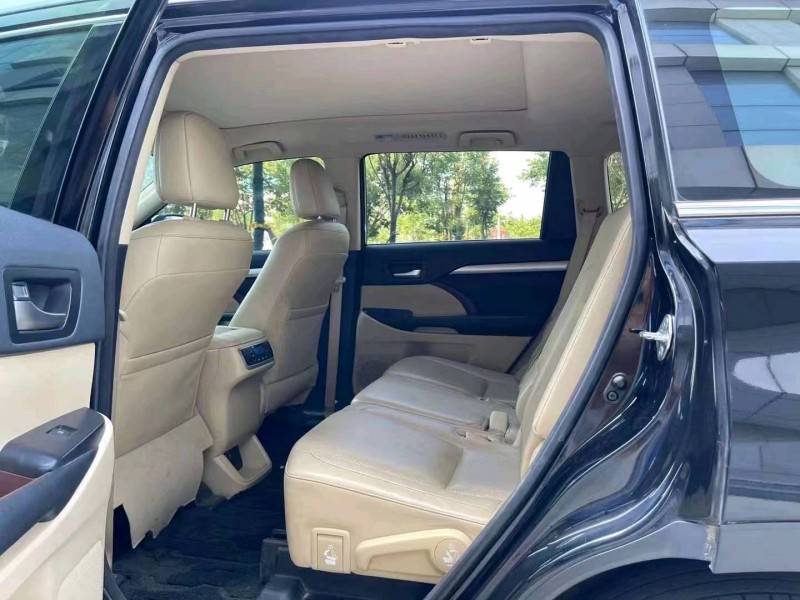 济宁16年丰田汉兰达4