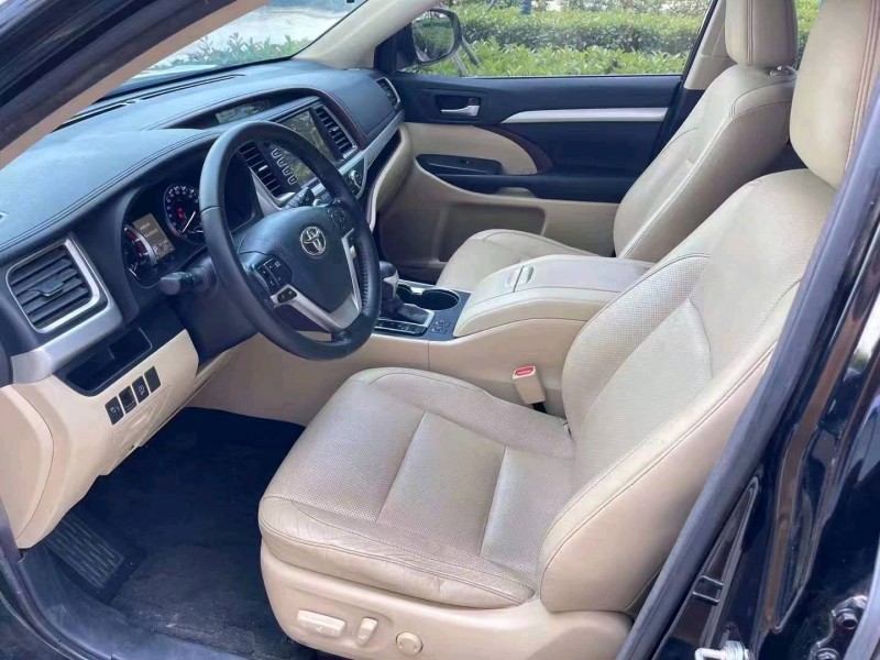 济宁16年丰田汉兰达5