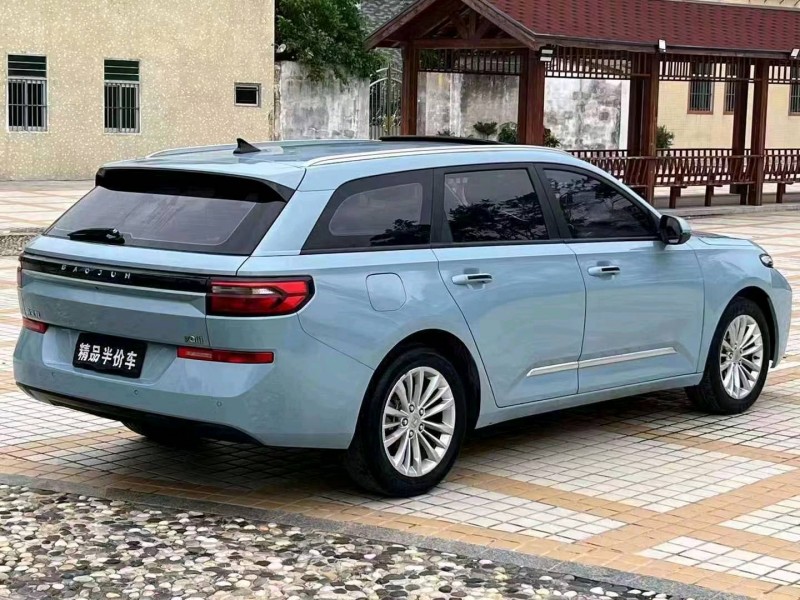 珠海22年寶駿Valli5